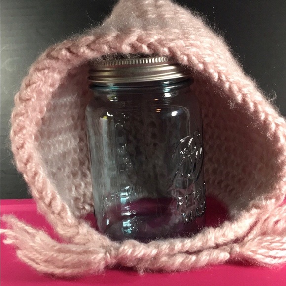 🩸Hand Loomed Child’s Bonnet🩸 - Picture 5 of 8